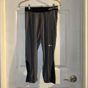 Nike Pro Dri-Fit capris
